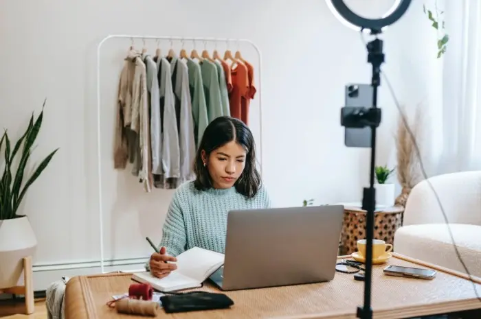 7 Tips for Advertising Your Small Business – An Expert Guide