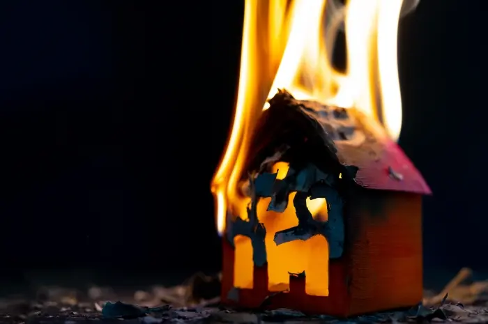 Fire Damage and Homeowners Insurance: What’s Covered?